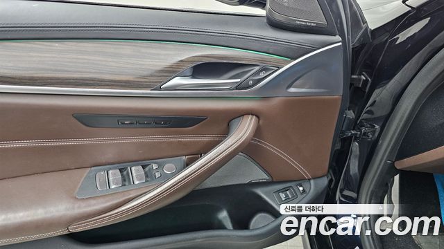 BMW 5 Series (G30) 530e M Sport 2020 — фото 20