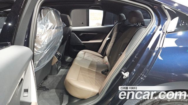 BMW 5 Series (G60) 520i M Sport 2024 — фото 26