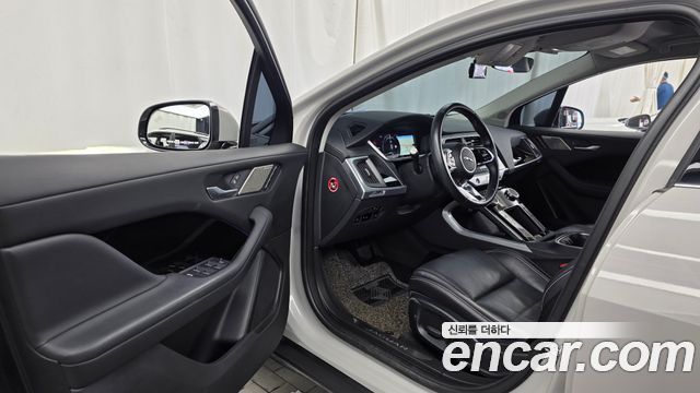 Jaguar I-PACE EV400 SE 2019 — фото 10