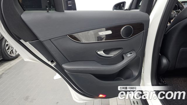 Mercedes-Benz GLC-Class (X253) GLC300 4MATIC 2020 — фото 25