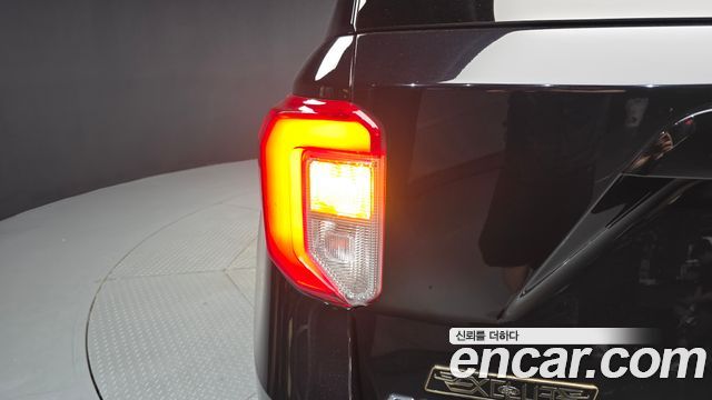 Ford Explorer (VI) 3.0 Platinum 4WD 2021 — фото 23