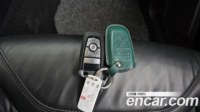 Ford Explorer (VI) 3.0 Platinum 4WD 2021 — фото 27