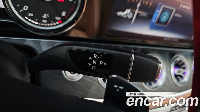 Mercedes-Benz E-Class (W213) E220d Cabriolet 2019 — фото 9