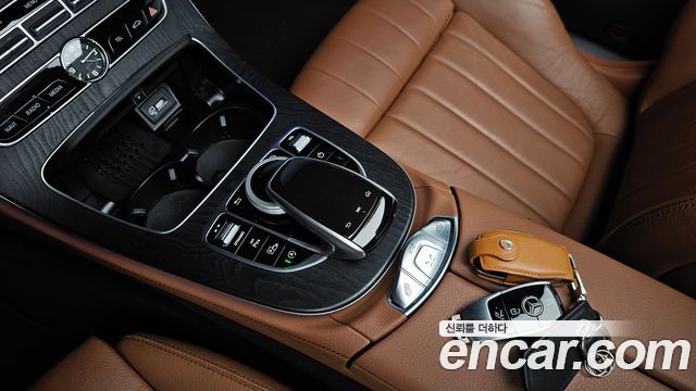 Mercedes-Benz E-Class (W213) E220d Cabriolet 2019 — фото 16