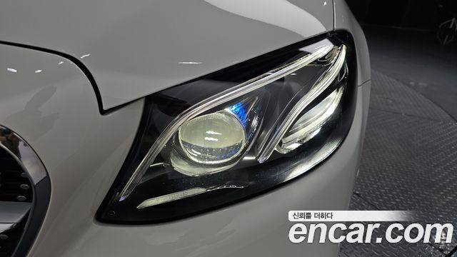 Mercedes-Benz E-Class (W213) E220d Cabriolet 2019 — фото 22