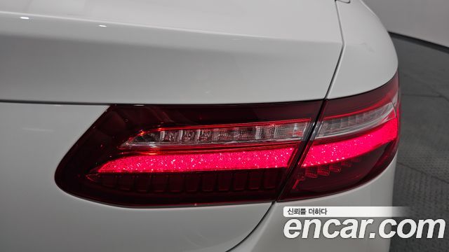 Mercedes-Benz E-Class (W213) E220d Cabriolet 2019 — фото 23