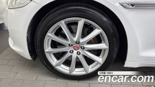 Jaguar XJ 3.0D Premium Luxury LWB X351 2014 — фото 5