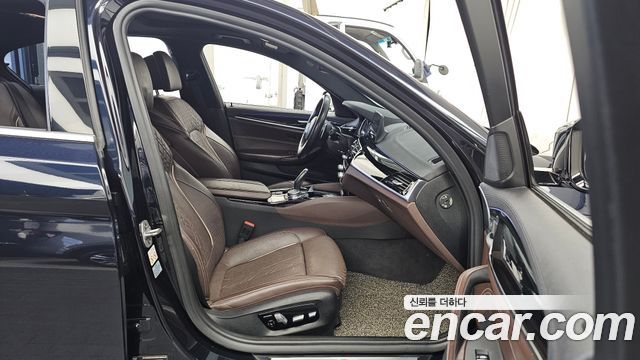 BMW 5 Series (G30) 520d xDrive M Sport Package Plus 2018 — фото 11