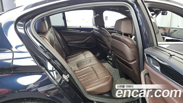 BMW 5 Series (G30) 520d xDrive M Sport Package Plus 2018 — фото 12
