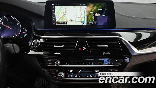 BMW 5 Series (G30) 520d xDrive M Sport Package Plus 2018 — фото 14