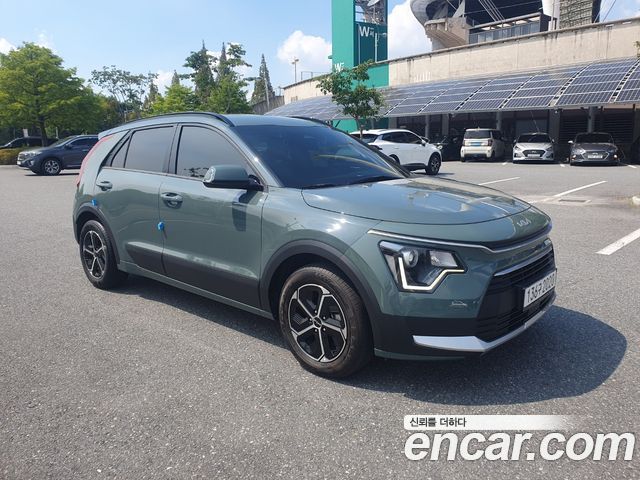 Kia Niro Prestige 2023 — фото 2