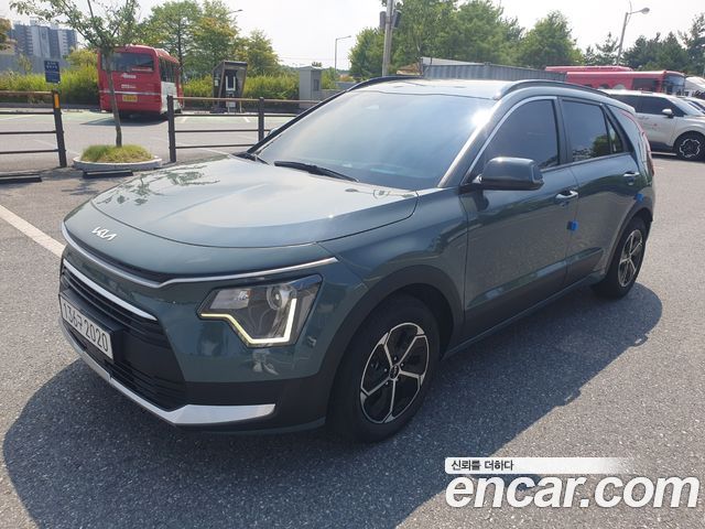 Kia Niro Prestige 2023 — фото 4