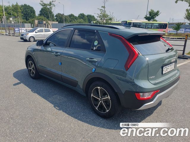 Kia Niro Prestige 2023 — фото 5