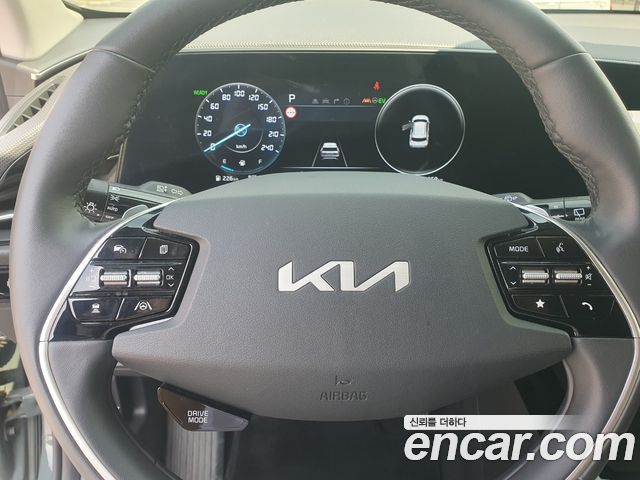 Kia Niro Prestige 2023 — фото 16