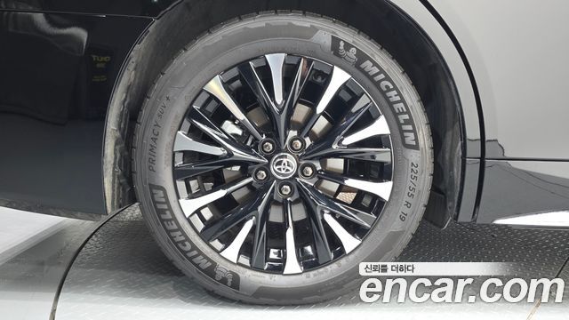Toyota Alphard (IV) 2.5 HEV Executive AWD 2025 — фото 5