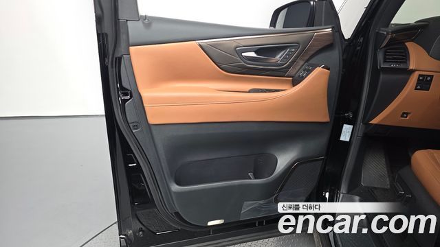 Toyota Alphard (IV) 2.5 HEV Executive AWD 2025 — фото 24