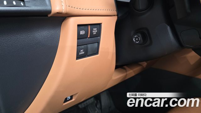 Toyota Alphard (IV) 2.5 HEV Executive AWD 2025 — фото 31