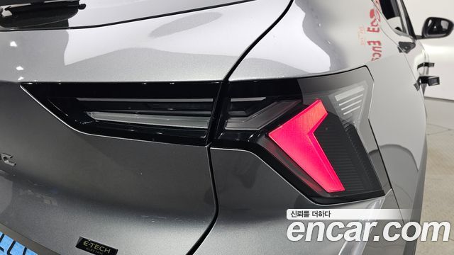 Renault Korea Scenic Iconic Light 2026 — фото 23