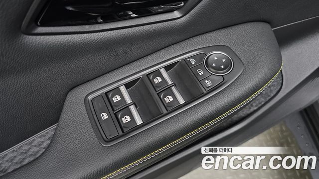 Renault Korea Scenic Iconic Light 2026 — фото 30
