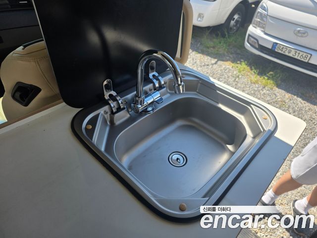 Hyundai Staria 2WD Camping Car Special Vehicle 2022 — фото 47