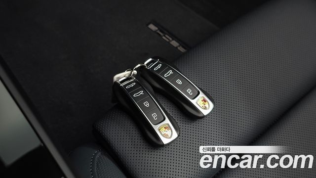 Porsche 911 (992) Carrera 4 GTS Cabriolet 2026 — фото 22