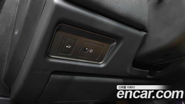 Land Rover Range Rover Evoque 2.0 TD4 HSE Dynamic 2018 — фото 27