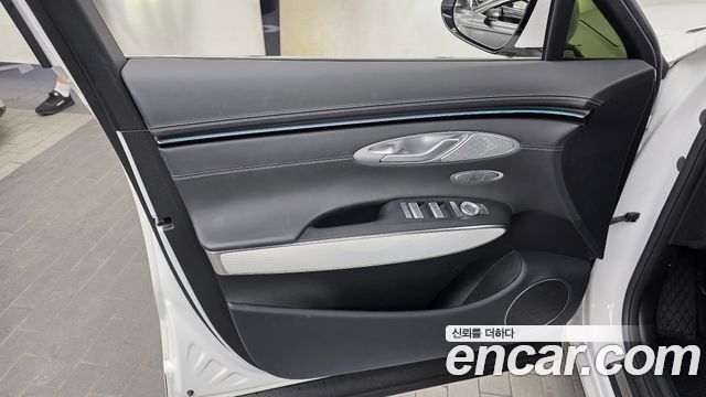 Genesis GV70 2.5T Gasoline 2WD 2025 — фото 24