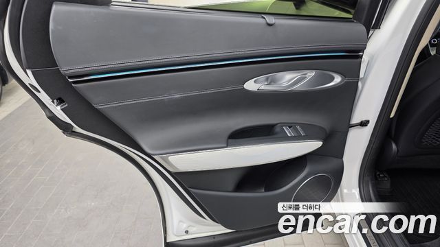 Genesis GV70 2.5T Gasoline 2WD 2025 — фото 25