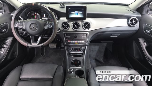 Mercedes-Benz GLA-Class (X156) GLA220 Premium 2019 — фото 7