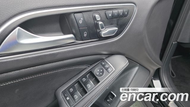 Mercedes-Benz GLA-Class (X156) GLA220 Premium 2019 — фото 17