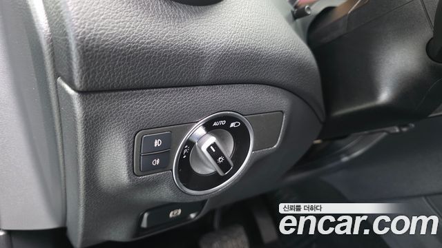 Mercedes-Benz GLA-Class (X156) GLA220 Premium 2019 — фото 18