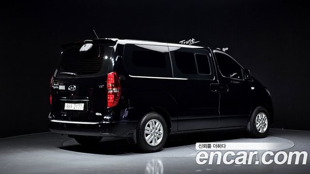 Hyundai Grand Starex Van 5-Seater Modern 2021 — фото 2