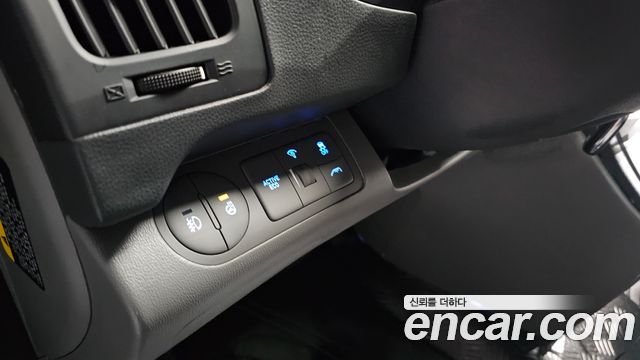 Hyundai Grand Starex Van 5-Seater Modern 2021 — фото 17