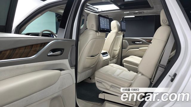 Cadillac Escalade (V) 6.2 Premium Luxury Platinum 2021 — фото 15