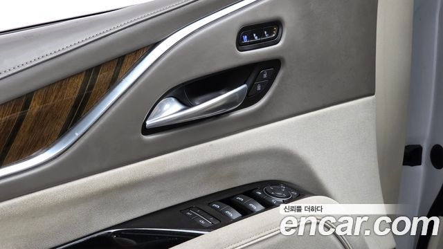 Cadillac Escalade (V) 6.2 Premium Luxury Platinum 2021 — фото 20