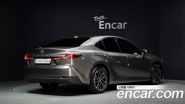 Toyota Camry (XV80) 2.5 XLE Premium Hybrid 2025 — фото 2