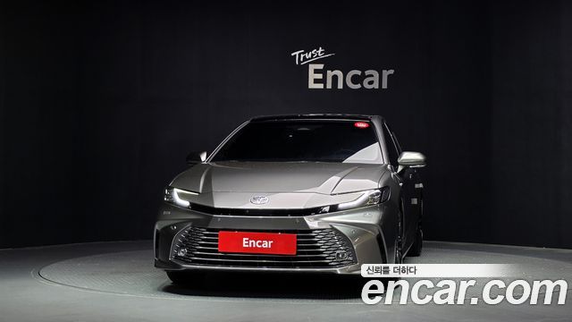 Toyota Camry (XV80) 2.5 XLE Premium Hybrid 2025 — фото 3