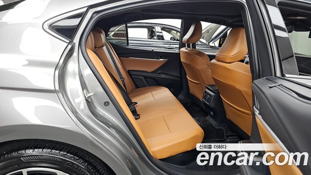 Toyota Camry (XV80) 2.5 XLE Premium Hybrid 2025 — фото 12