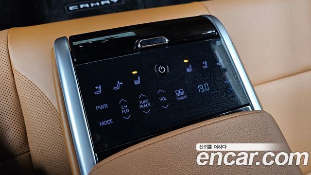 Toyota Camry (XV80) 2.5 XLE Premium Hybrid 2025 — фото 19