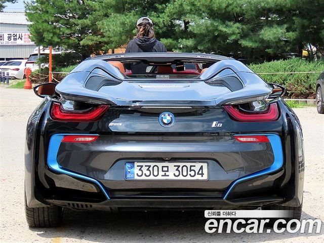 BMW i8 Roadster 2019 — фото 8
