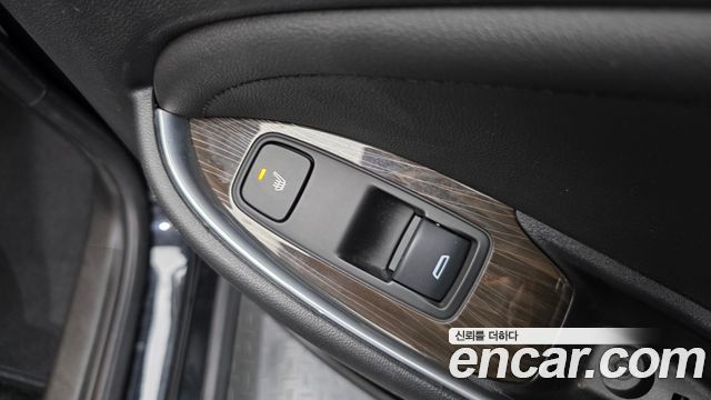 Chevrolet Malibu 1.3 Turbo Premier 2019 — фото 18