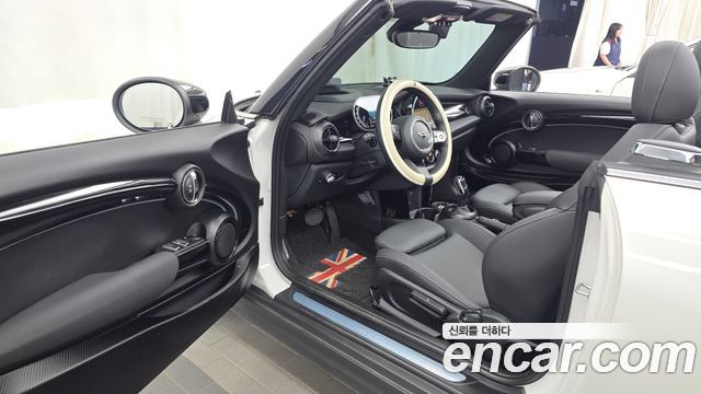 MINI Cooper Convertible Classic Third Generation 2024 — фото 10