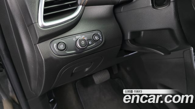 Chevrolet Trax 1.4 Red Line Premier 2020 — фото 14