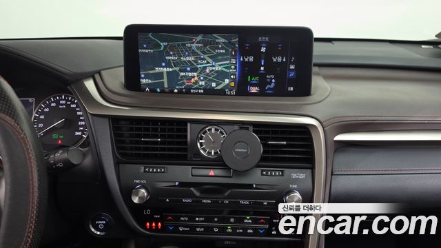 Lexus RX450h (IV) Executive 2021 — фото 17