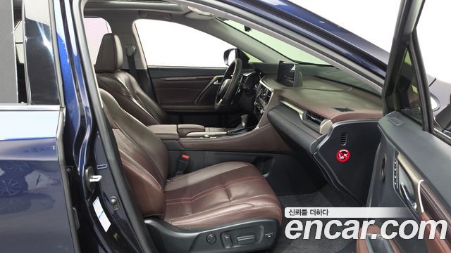 Lexus RX450h (IV) Executive 2021 — фото 32
