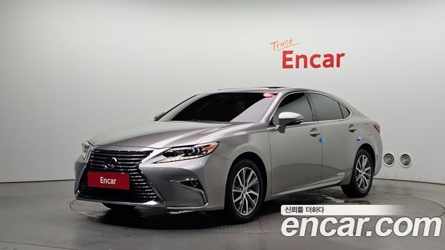 Lexus ES300h Supreme XV60