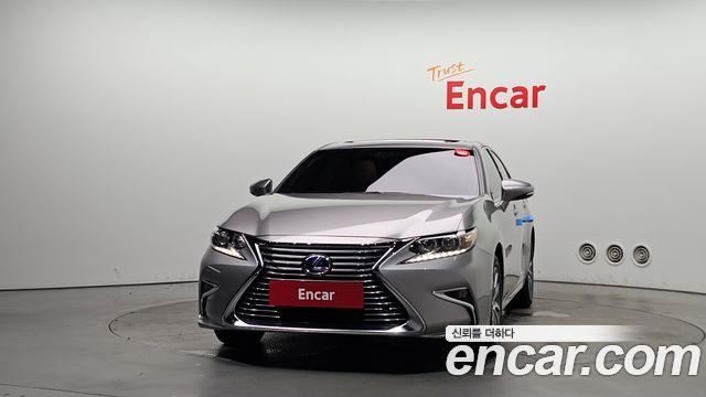 Lexus ES300h Supreme XV60 2016 — фото 3