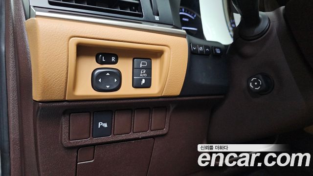 Lexus ES300h Supreme XV60 2016 — фото 14