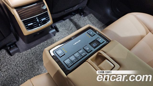 Lexus ES300h Supreme XV60 2016 — фото 19