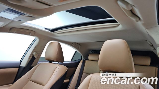 Lexus ES300h Supreme XV60 2016 — фото 20